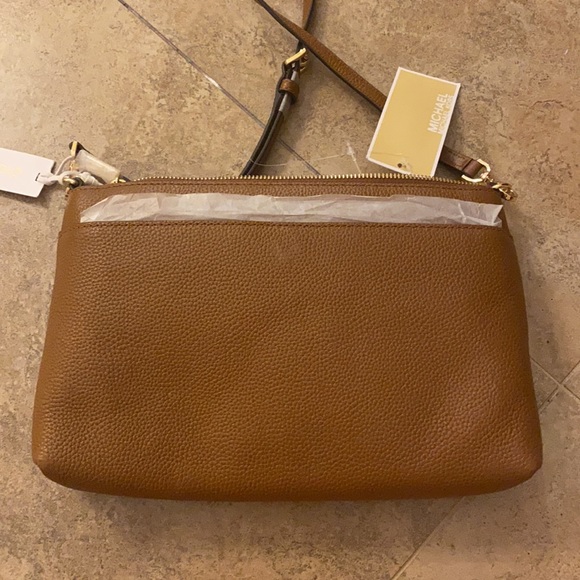 Michael Kors Mercer Crossbody bag new with tags - Picture 2 of 3